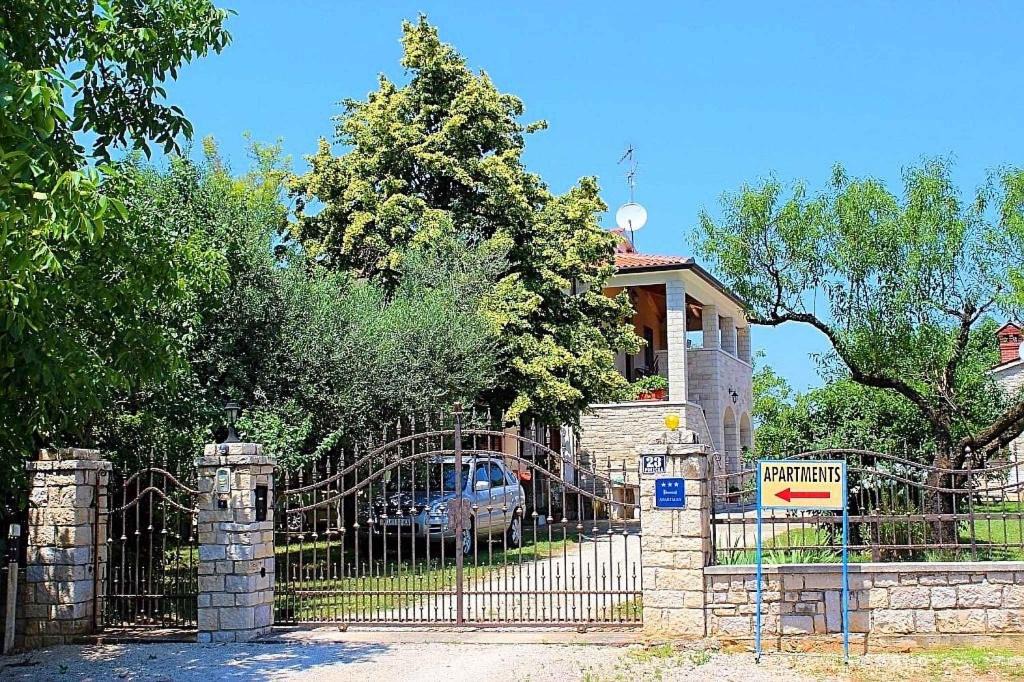 Vrvari Apartment | Apartment in Vrvari with One-Bedroom 1