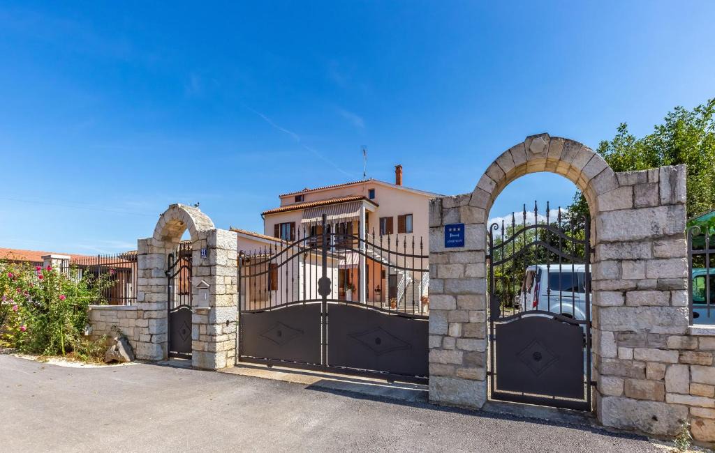 Vrvari Apartment | Apartment in Vrvari with One-Bedroom 3