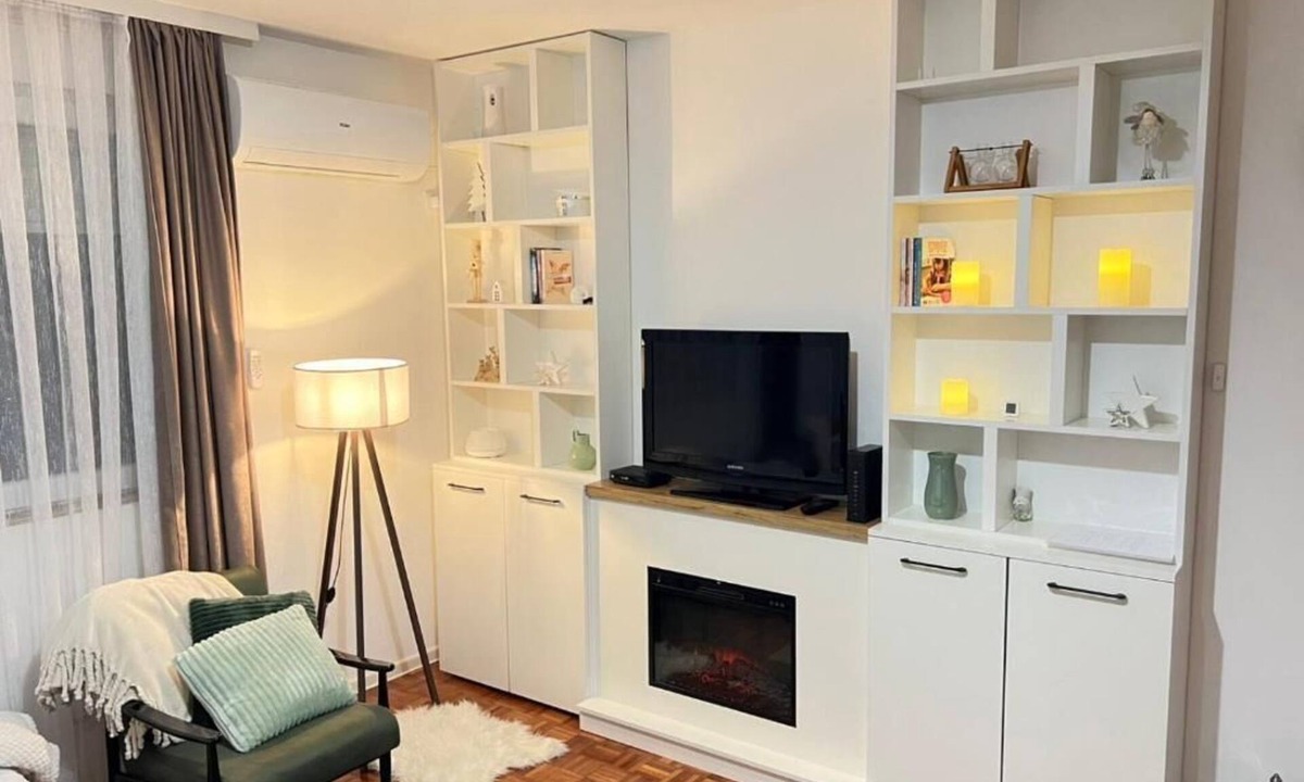 Krusevac Apartment | Apartment Mirror, Krusevac Accommodation - 51 sqm fully furnished apartment