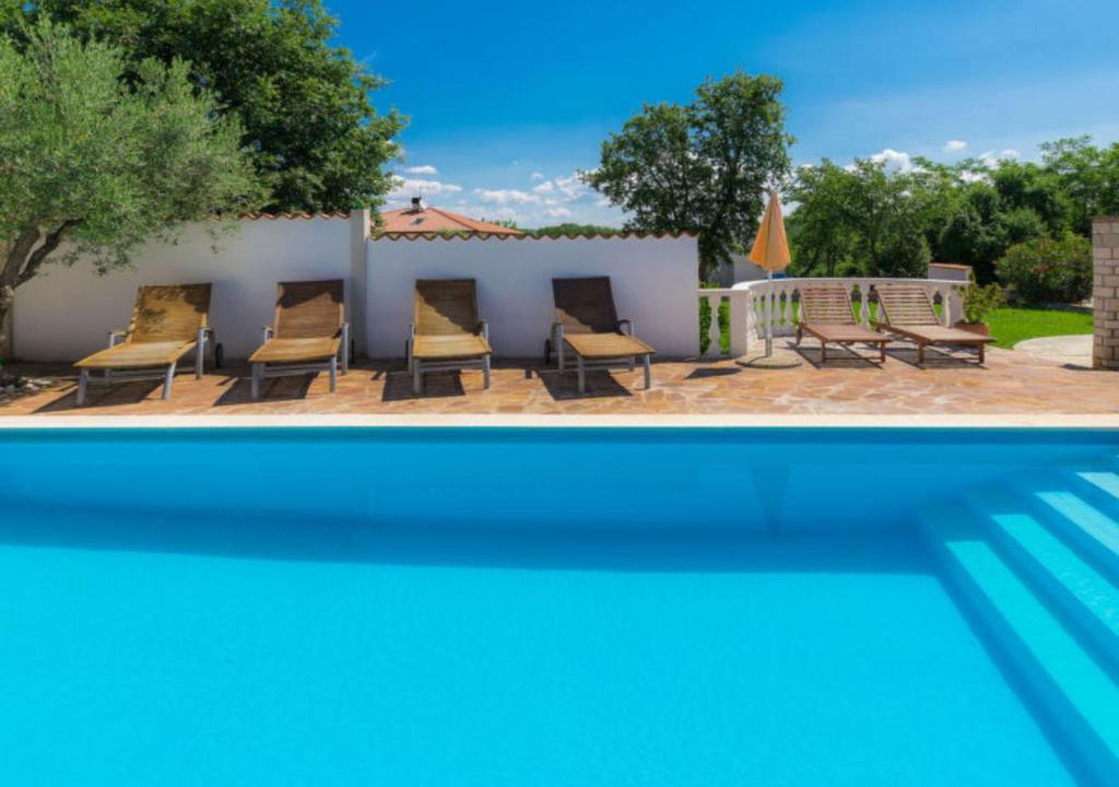 Cepljani Apartment | Apartment Pied-A-Terre-2 by Interhome