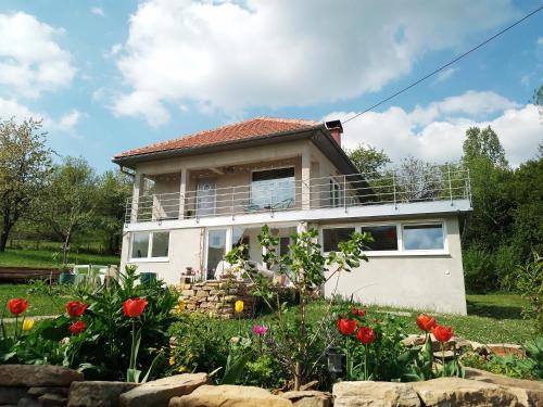 Zenica-Doboj Canton Apartment | Apartment Pirol: Dorf Hideaway Gornja Breza