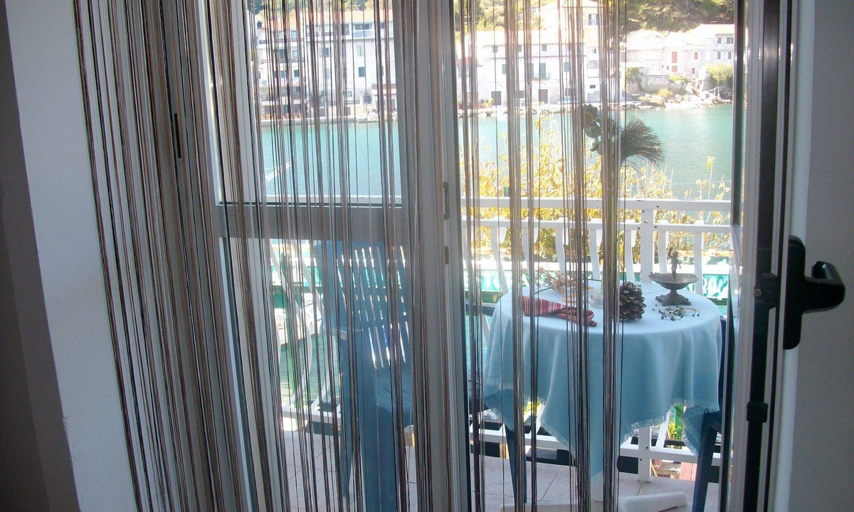 Stomorska Apartment | Apartment Riley - at the sea A2-Martino 2 (3) - Stomorska, Island Solta, Croatia
