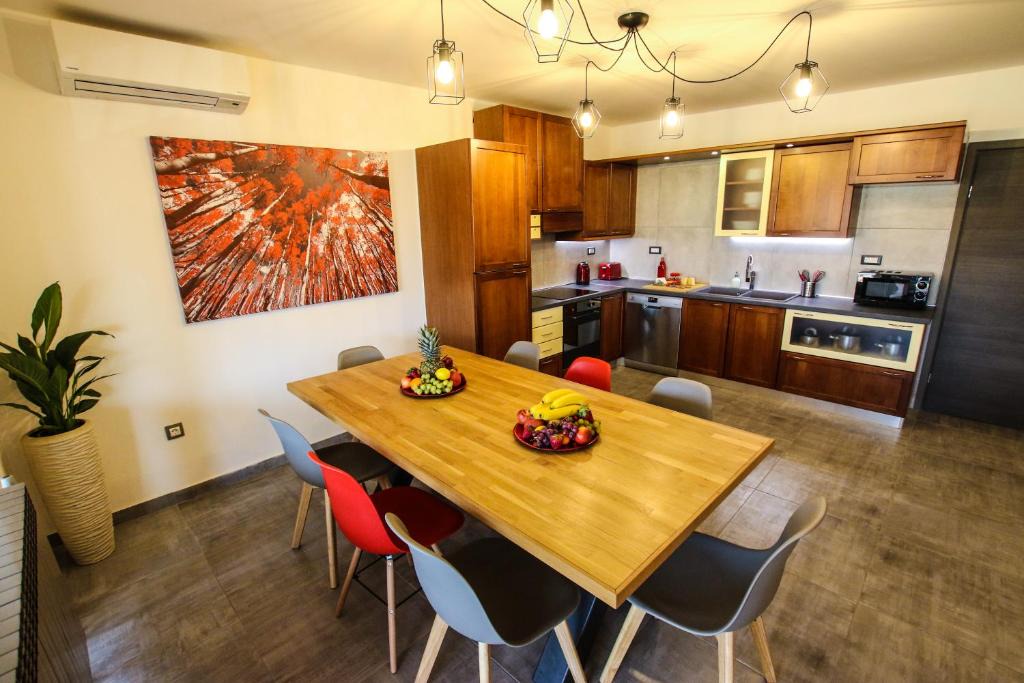 Vrvari Apartment | Apartment Tina with Jacuzzi
