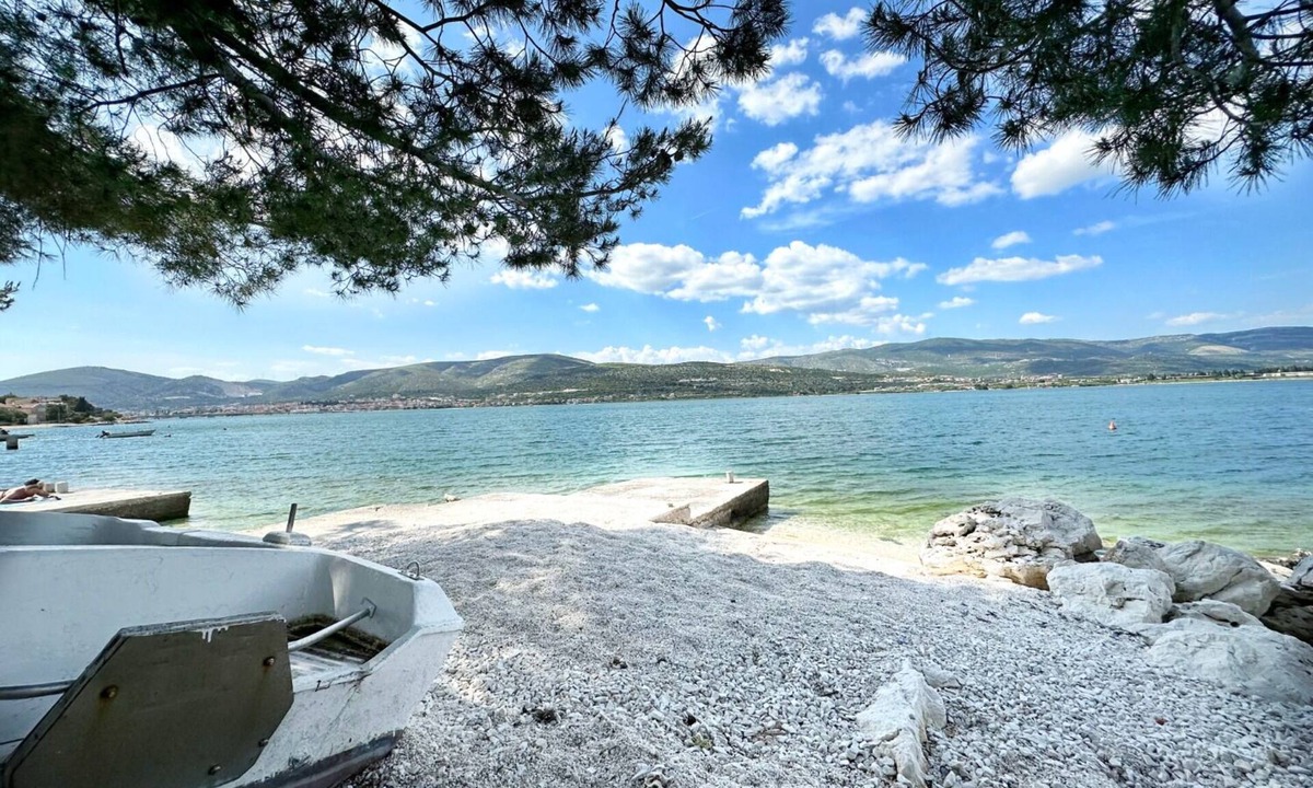 Municipality of Trogir Apartment | Apartment Vini - by the sea: A3(4) - Mastrinka, Island Ciovo, Croatia