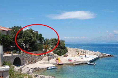 Pokrivenik Apartment | Apartments by the sea Cove Pokrivenik, Hvar - 18955