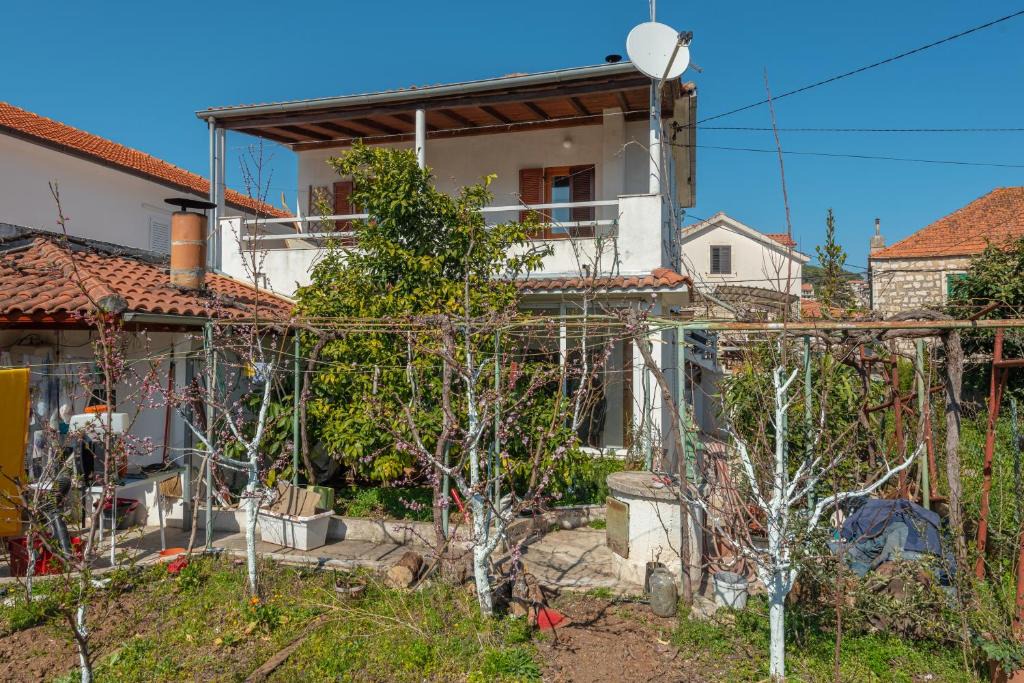 Island Hvar Apartment | Apartments by the sea Jelsa, Hvar - 11319