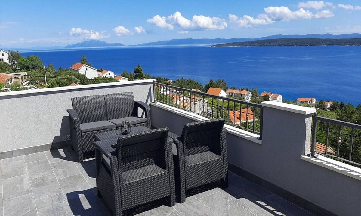Zavala Apartment | Apartments Dobrila - Superior Two Bedroom Apartment with Terrace and sea view