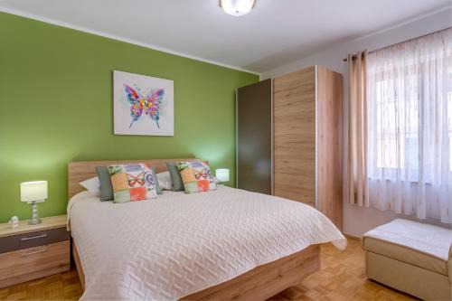Cres Apartment | Apartments Eva
