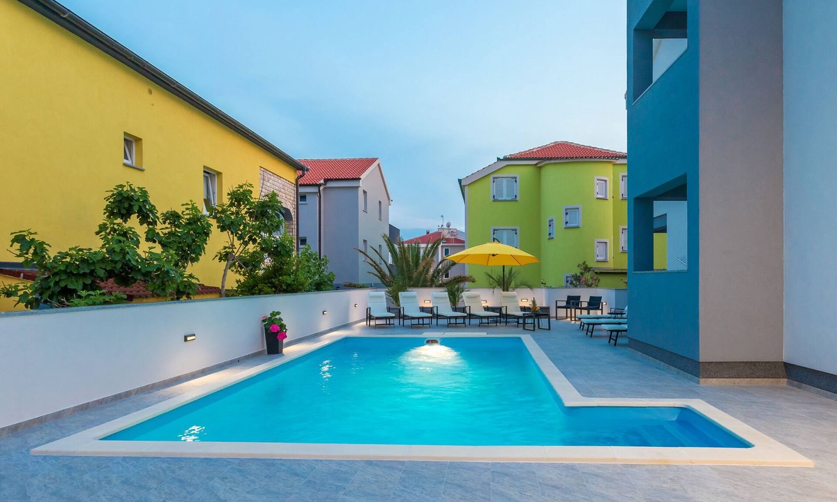 Zrce Apartment | Apartments for 12 with pool and terrace
