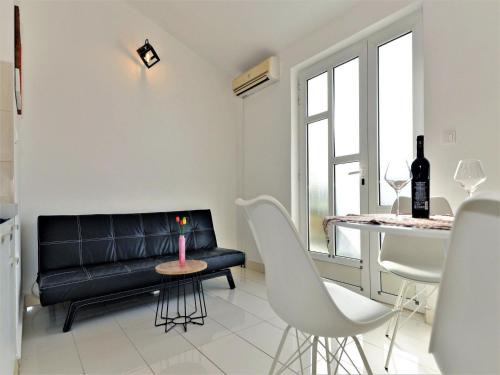Murter Apartment | Apartments Helena - One bedroom apartment with Balcony and Sea View - A1