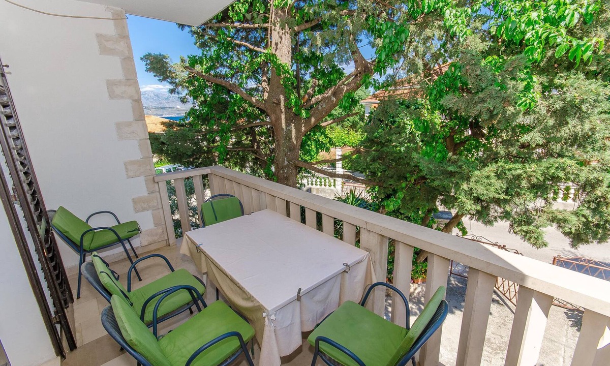 Supetar Apartment | Apartments Kata (56821-A1) - Supetar - island Brac