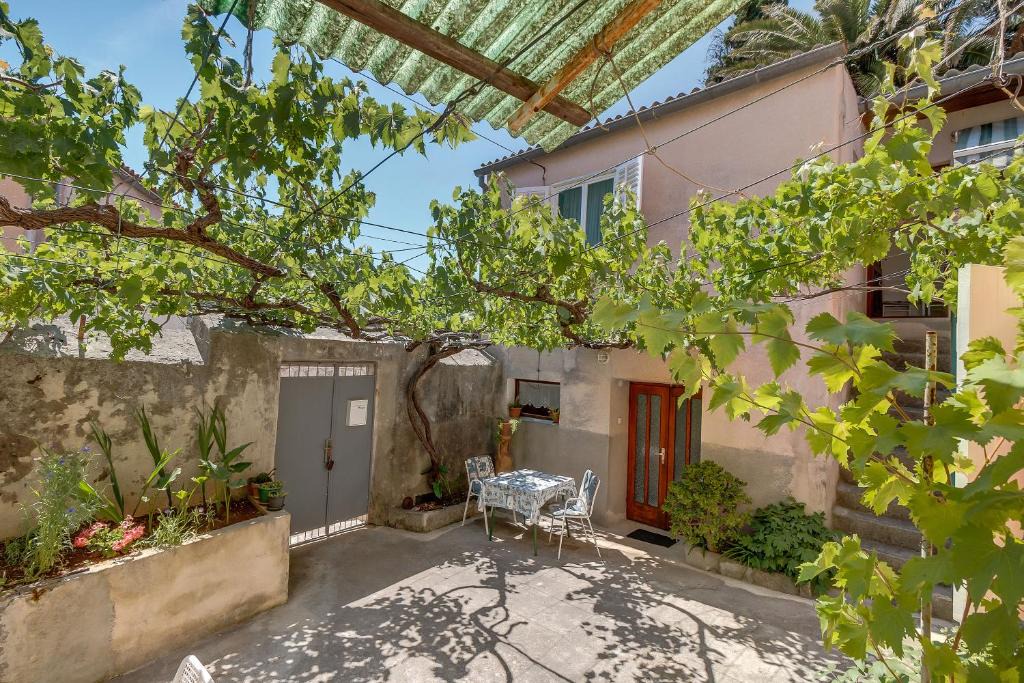 Veli Losinj Apartment | Apartments Ivna