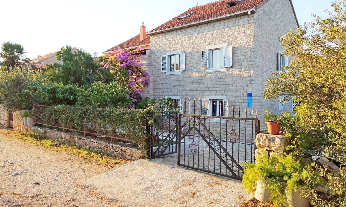 Mirce Apartment | Apartments Jakov, (12251), Mirca, hr