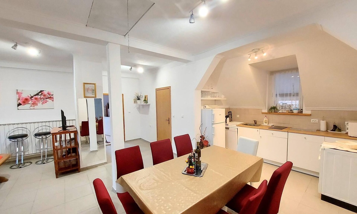 Brinje Apartment | Apartments Jezerane