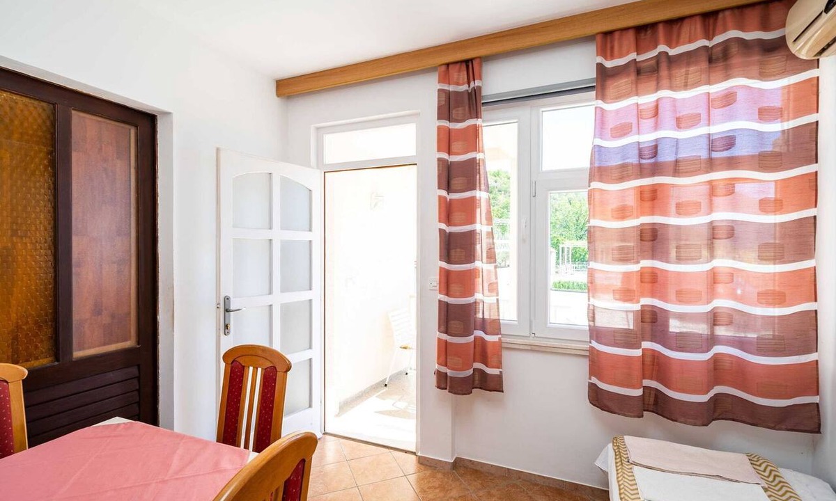 Zavrelje Apartment | Apartments Klis -Studio Apartment with Terrace - 2 (B)