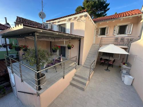Veli Losinj Apartment | Apartments Ljubica - quiet location, free parking, terrace, 7 min from Rovenska Beach