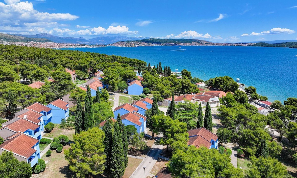 Seget Donji Apartment | Apartments Medena, Seget Donji, Trogir with pools