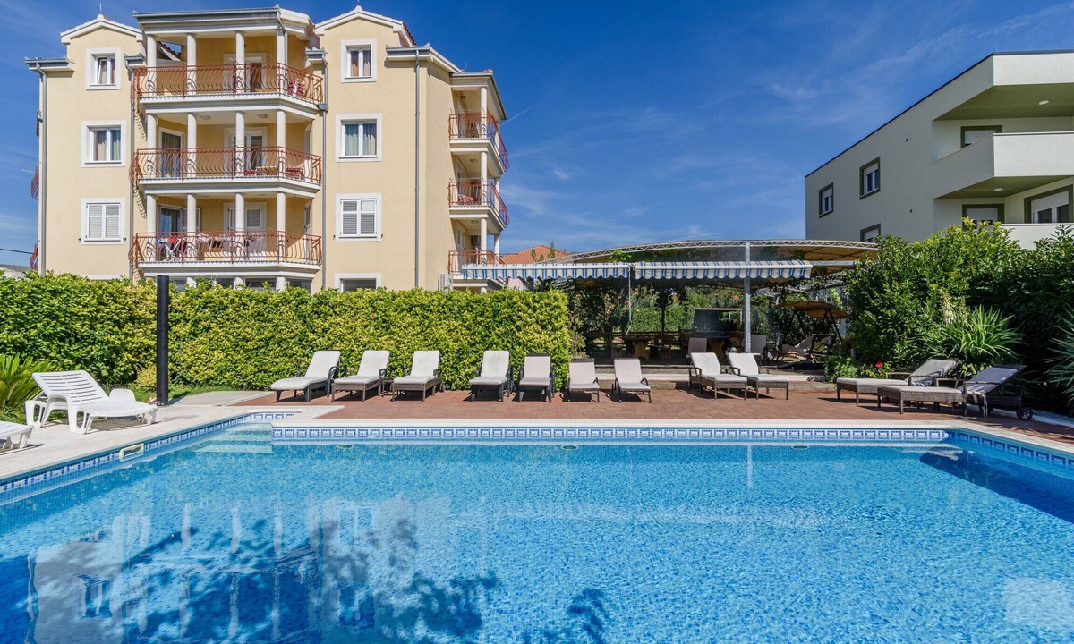 Trogir Apartment | Apartments Mary Nice house with multiple apartments 1
