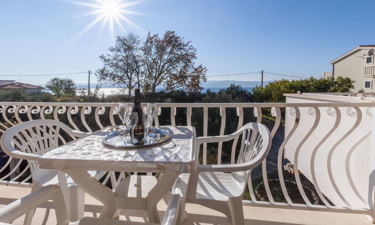 Dugi Rat Apartment | Apartments Near Beach (90351-A1) - Dugi Rat