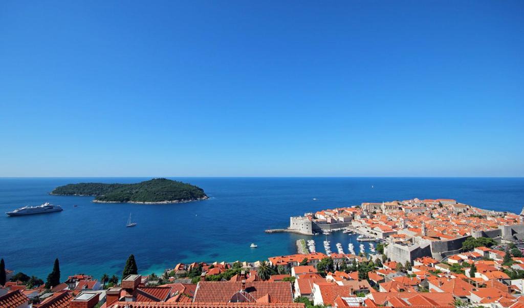 Ploce Apartment | Apartments Near Old Town