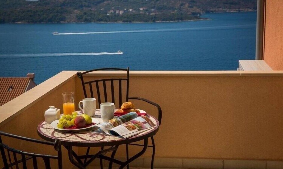 Orasac Apartment | Apartments Nina - Two-Bedroom Apartment with Balcony and Sea View (Orašac)