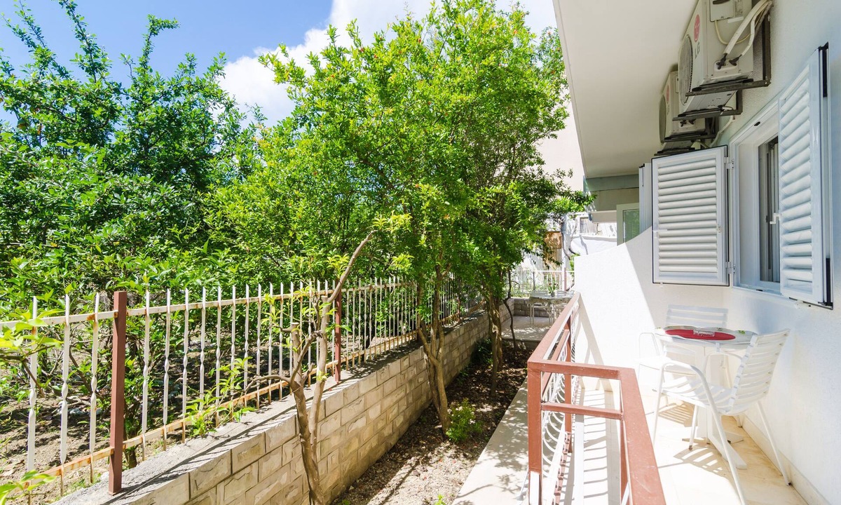 Kupari Apartment | Apartments & Rooms Barišić - Standard Studio Apartment with Balcony and Garden View