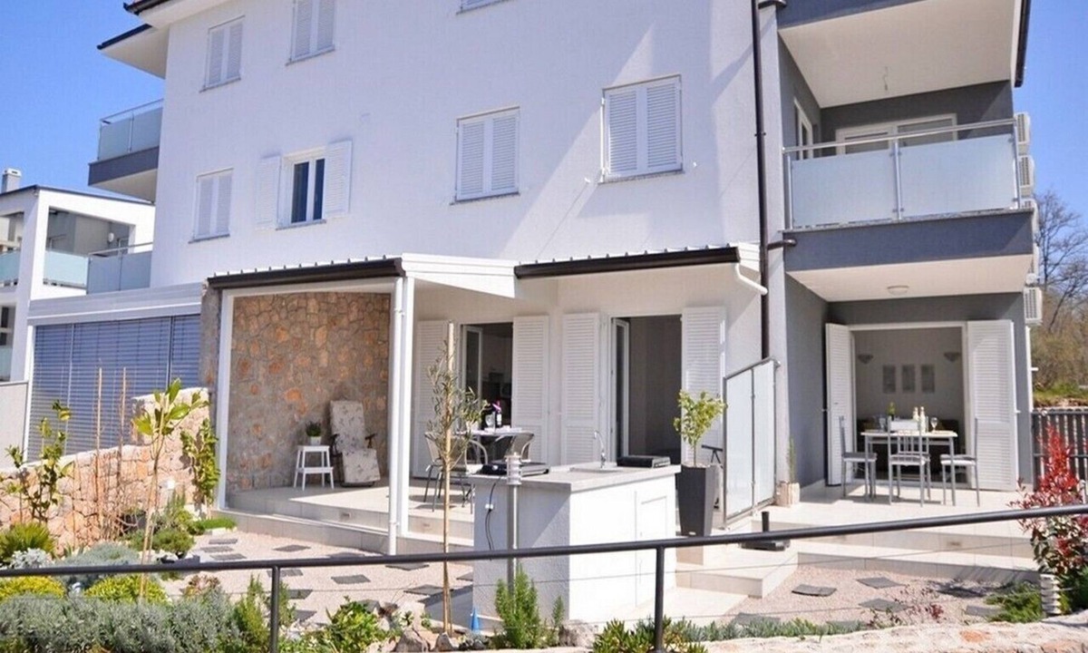 Njivice Apartment | Apartments Stefi, (14507), Njivice, hr