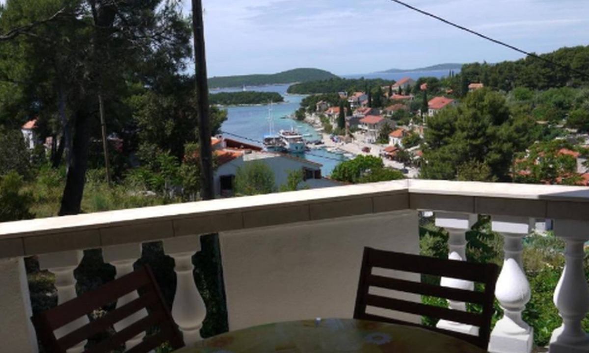 Maslinica Apartment | Apartments Vesna (98341-A4) - Maslinica