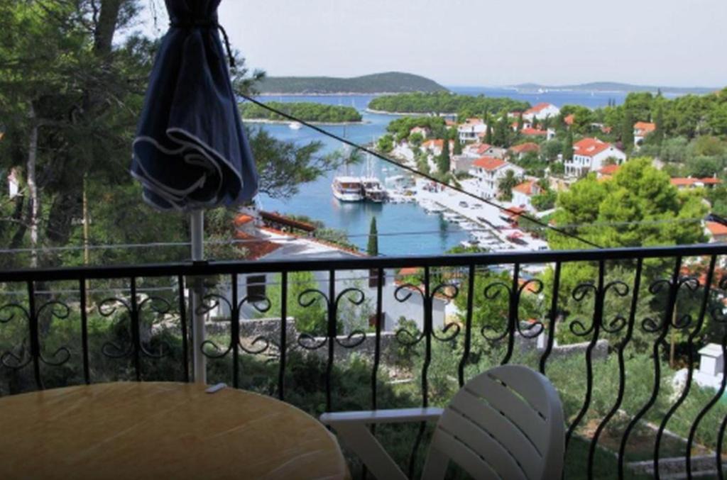 Maslinica Apartment | Apartments Vesna