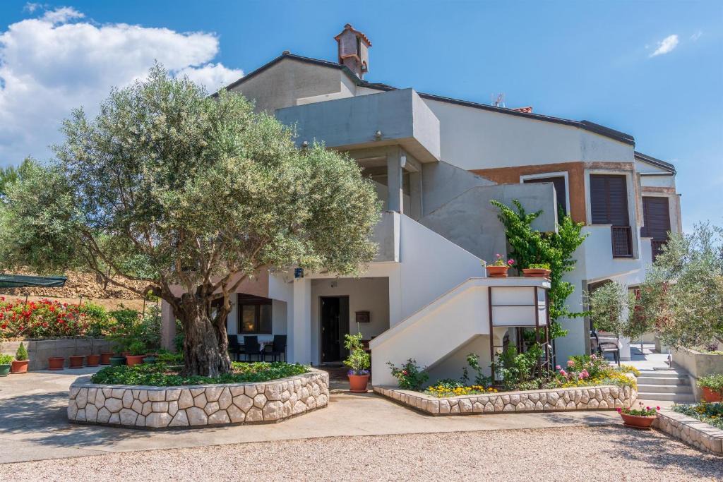 Kampor Apartment | Apartments Villa Ana