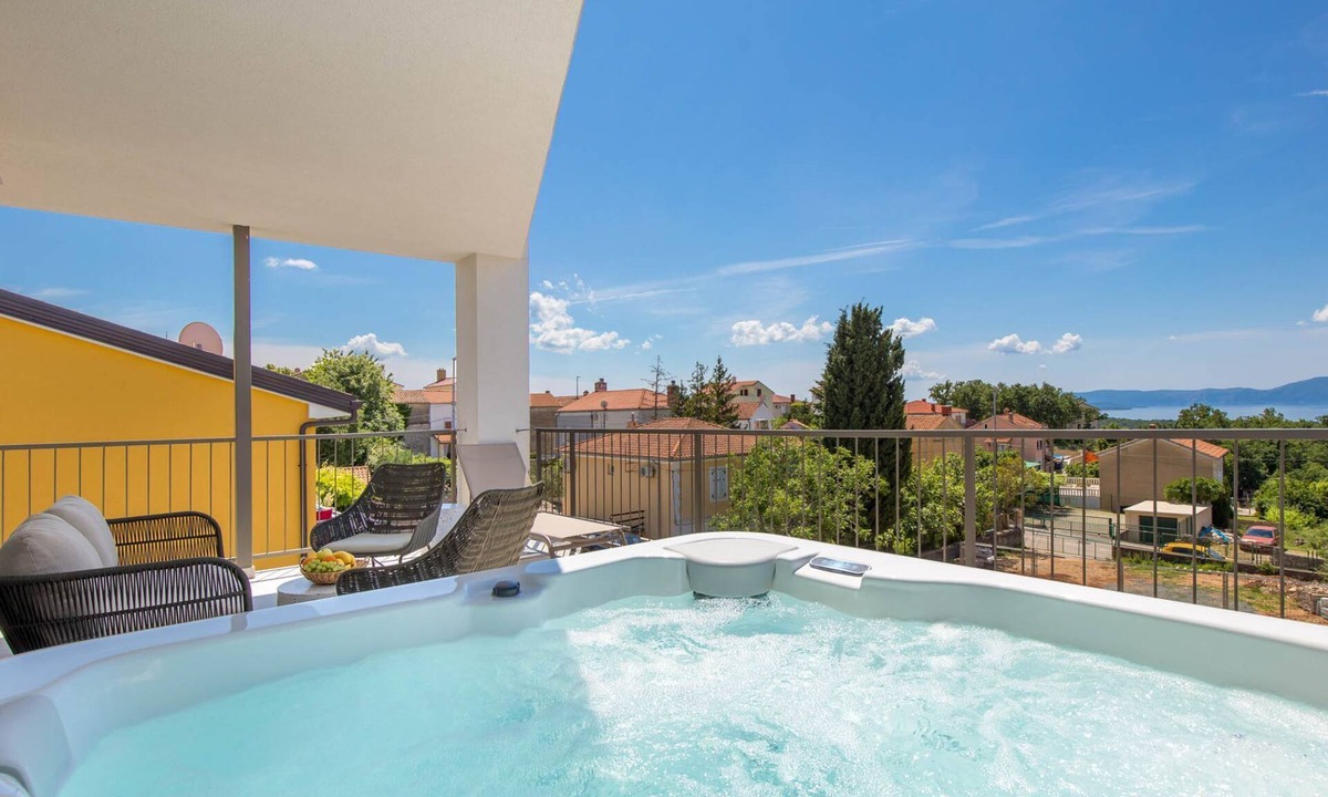 Omisalj Apartment | Apartments Villa Mara With Pool
