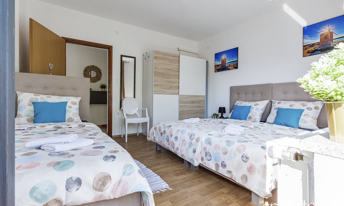 Dreznik Grad Apartment | Apartments Villa Mavi - Two Bedroom Apartment First Floor
