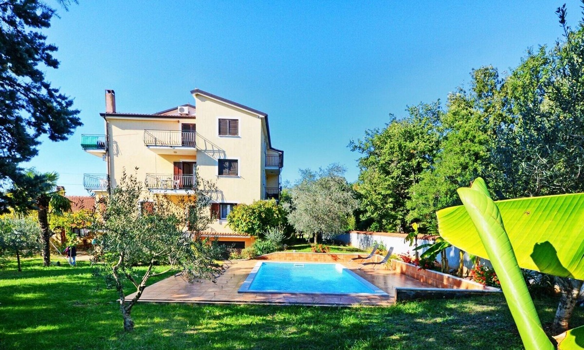 Valica Apartment | Apartments with pool Albina /Apartment with pool Albina 1P