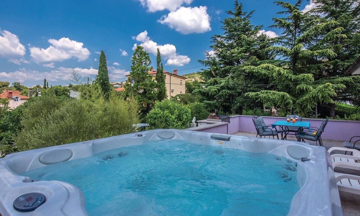 Zurkovo Apartment | Awesome apartment in Kostrena