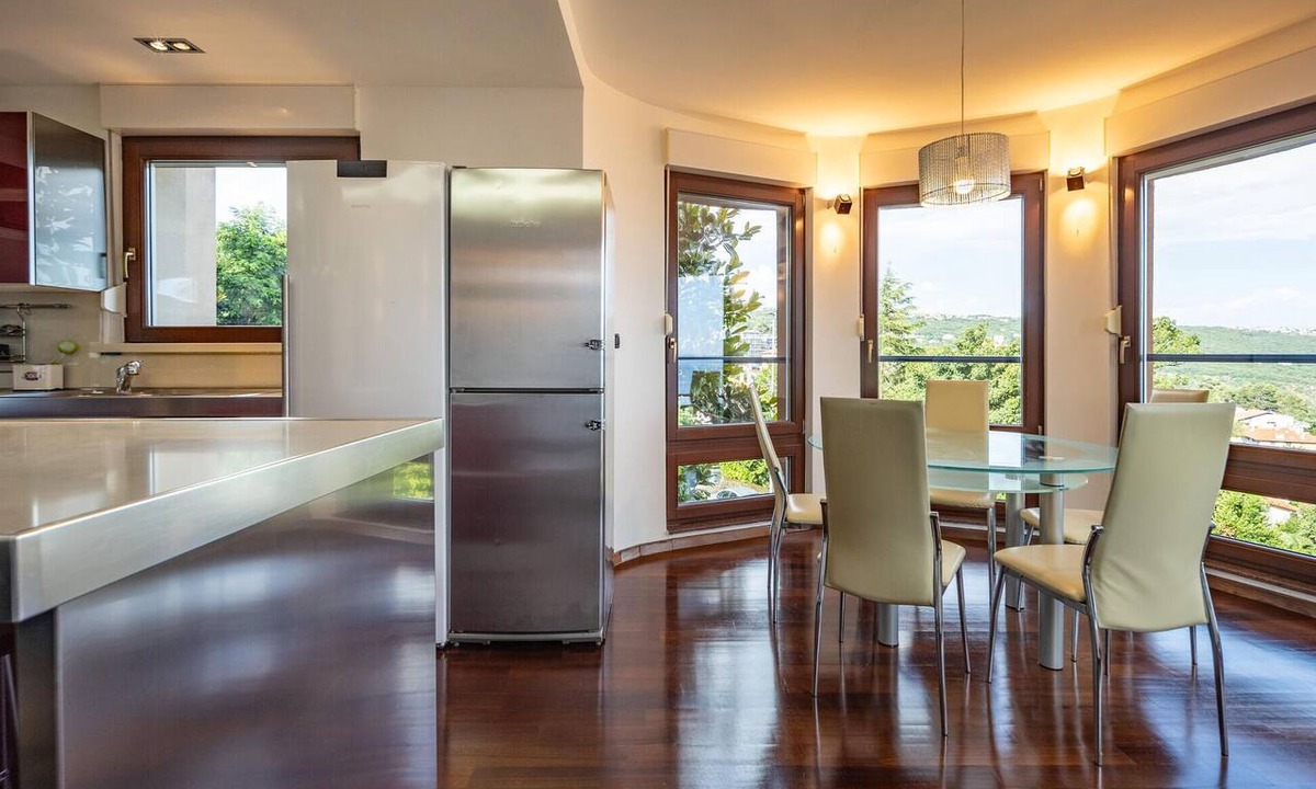 Volosko Apartment | Awesome apartment in Opatija with house sea view