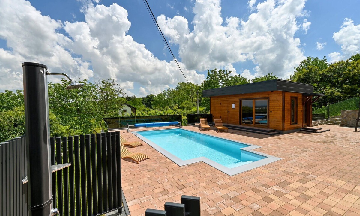 Ludbreg House | Awesome home in Vinogradi Ludbreski