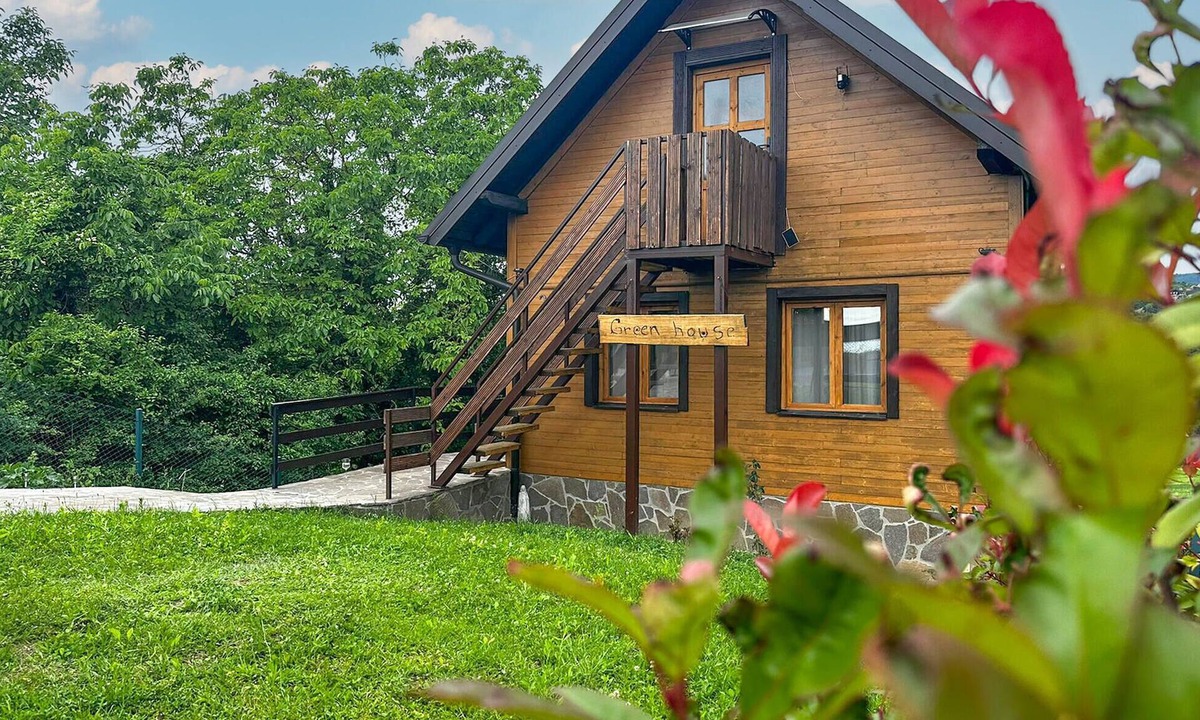 Sveti Ivan Zelina House | Awesome home in Sveti Ivan Zelina with sauna
