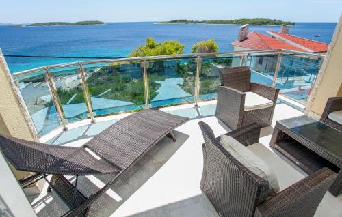 Potirna House | Awesome Home In Blato With House Sea View