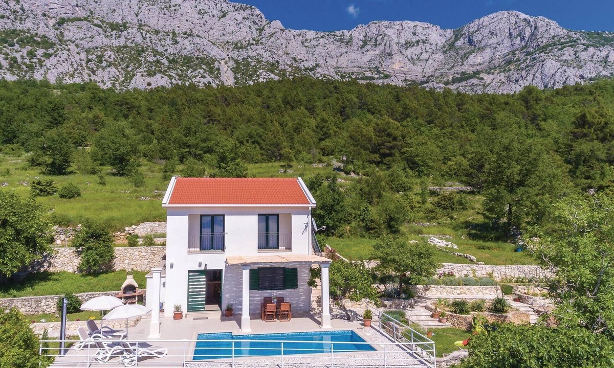 Tucepi House | Awesome home in Gornje Tucepi