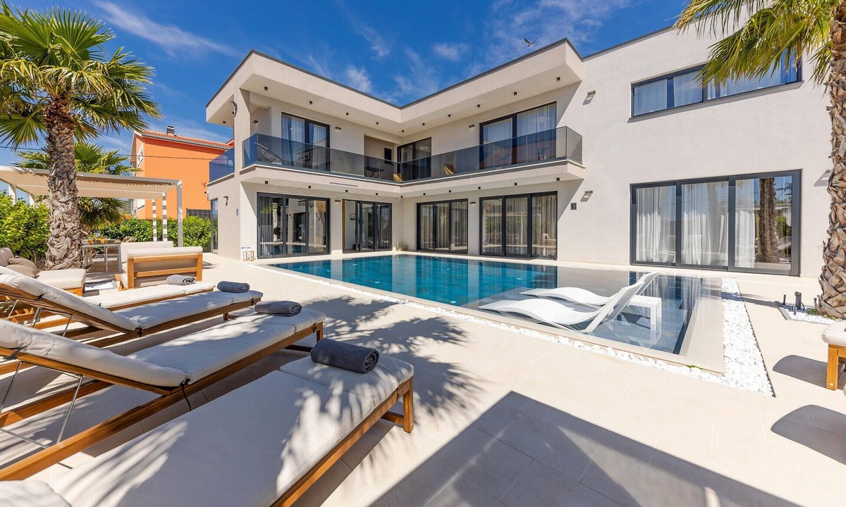Kastel Stari House | Awesome home in Kastel Stari with sauna