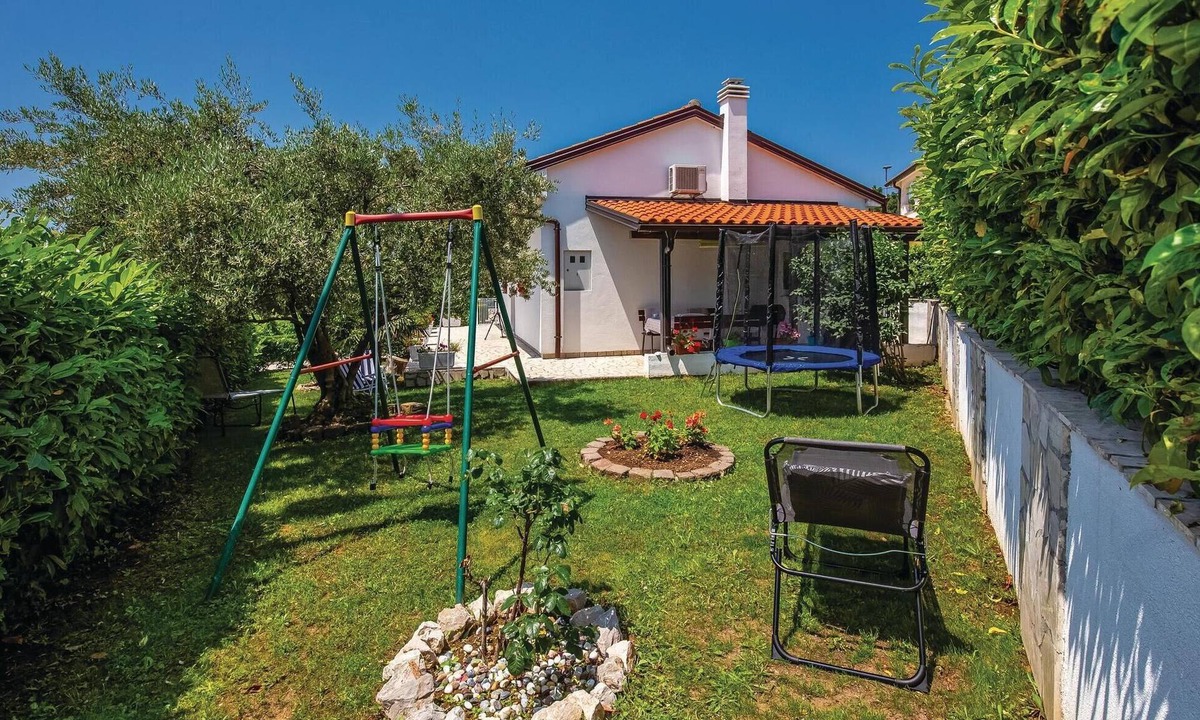 Kostrena House | Awesome home in Kostrena with WiFi