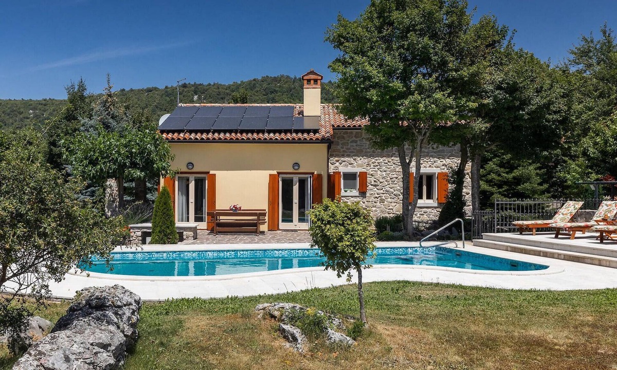 Lupoglav House | Awesome home in Lupoglav