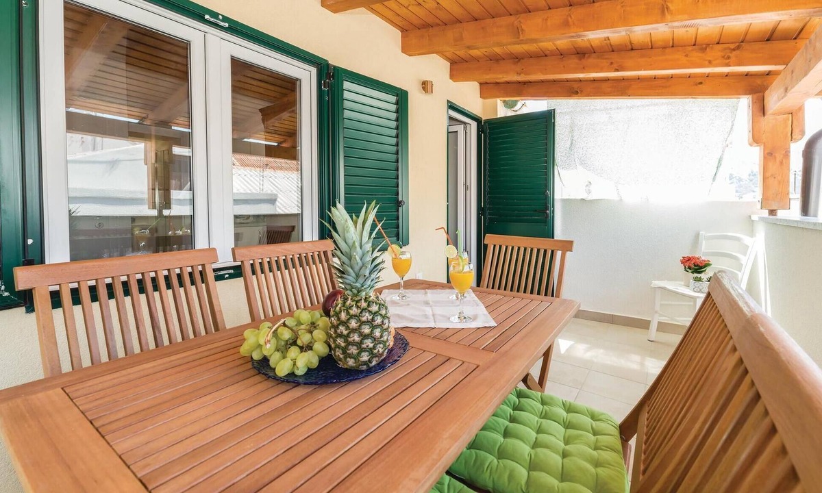 Pag House | Awesome home in Pag with WiFi