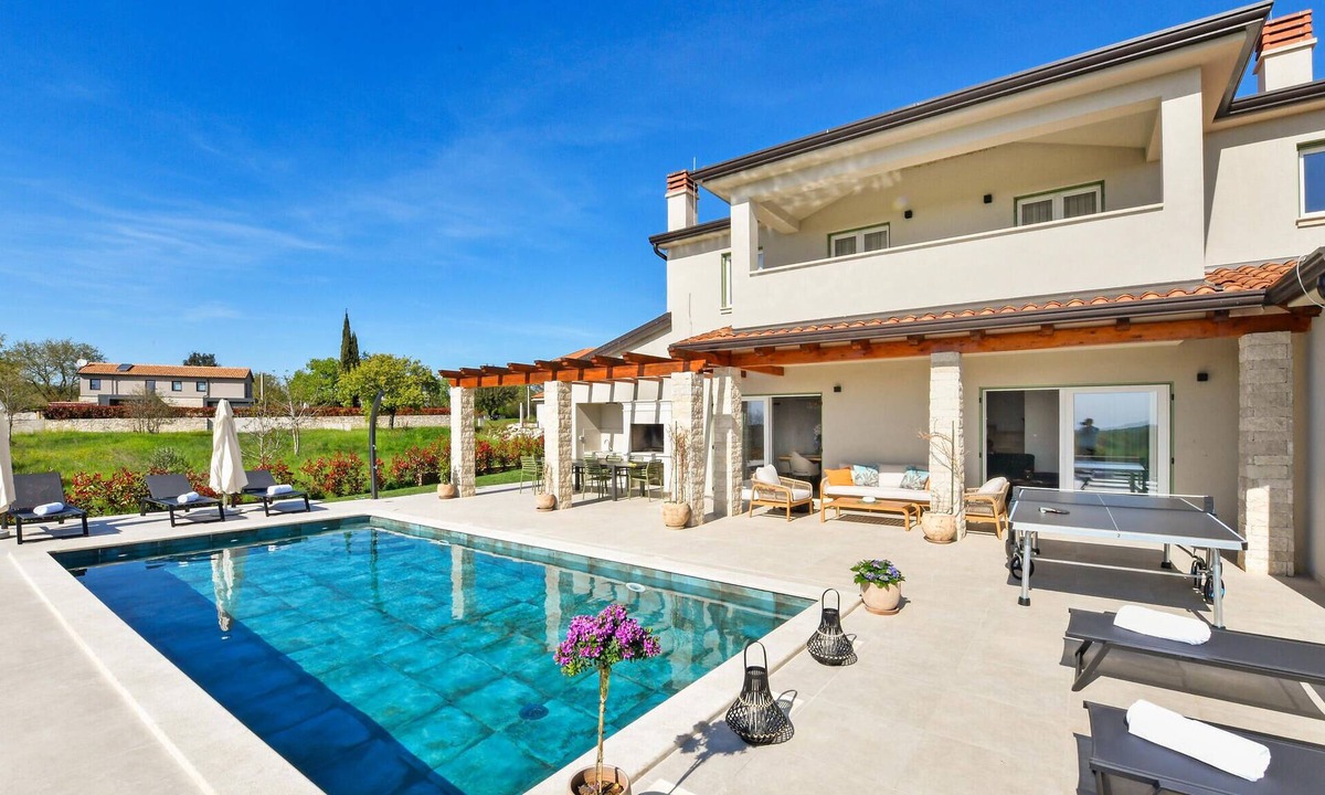 Zbandaj House | Awesome home in Porec