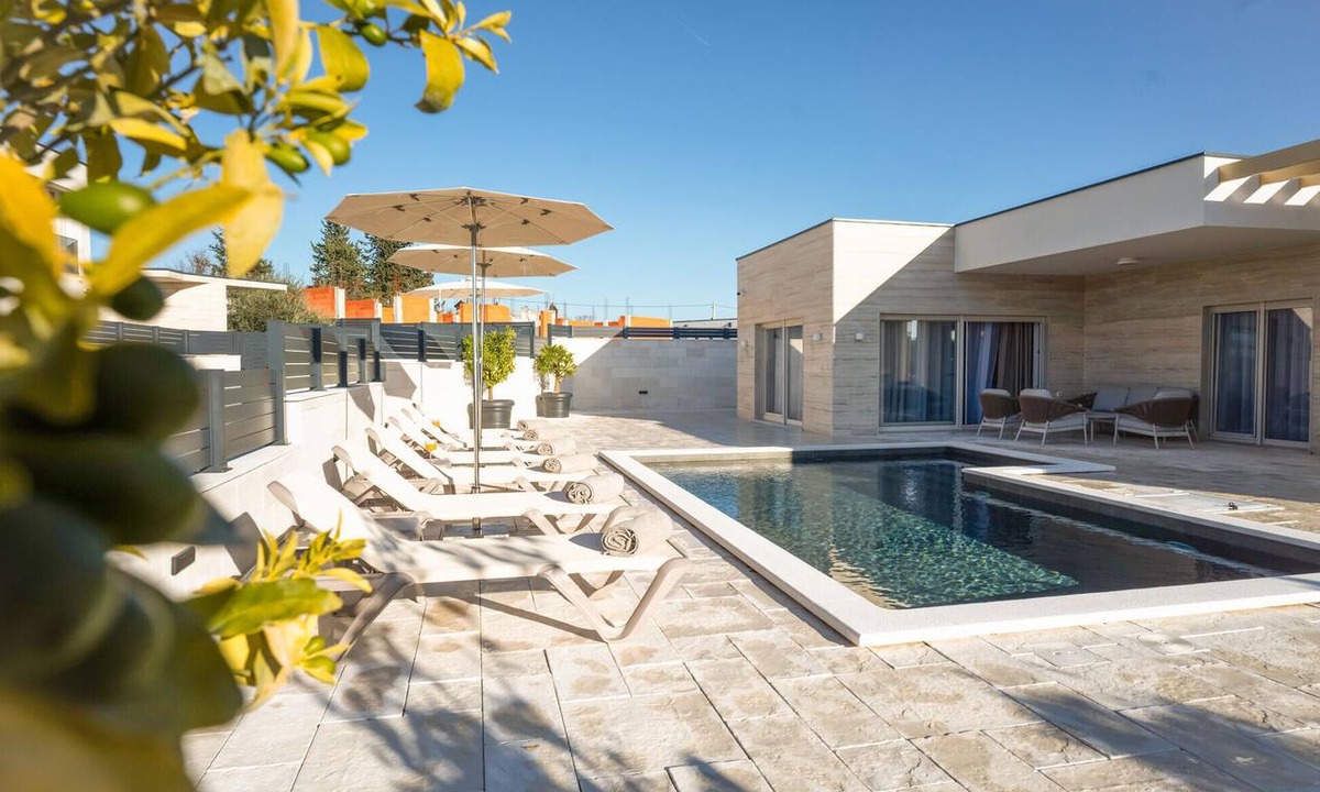 Zemunik Donji House | Awesome home in Smokovic with sauna