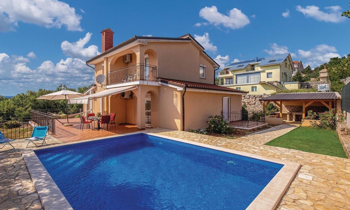 Smrika House | Awesome home in Smrika