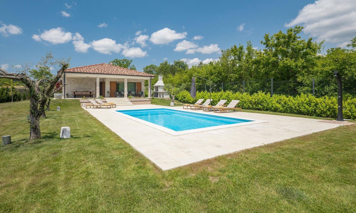 Buzet House | Awesome home in Strped