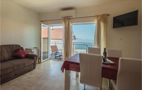 Vratarusa Apartment | Beach Front Apartment In Senj With Wifi