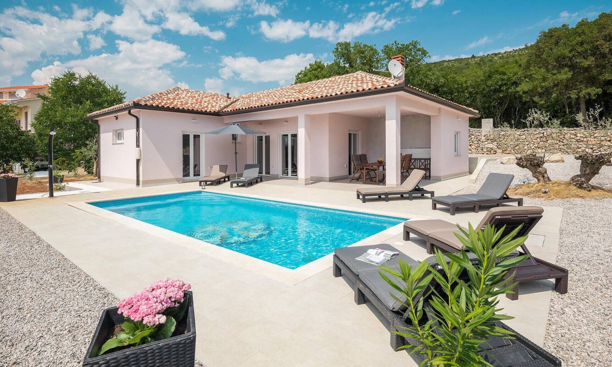 Viskovici House | Beach front home in Koromacno