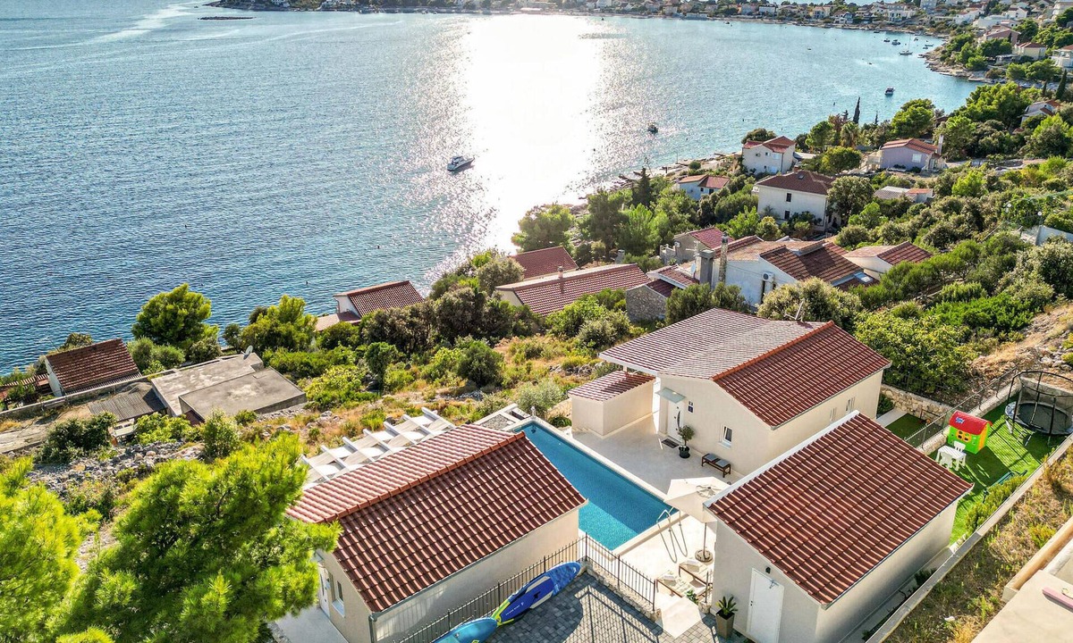 Sevid House | Beach front home in Sevid